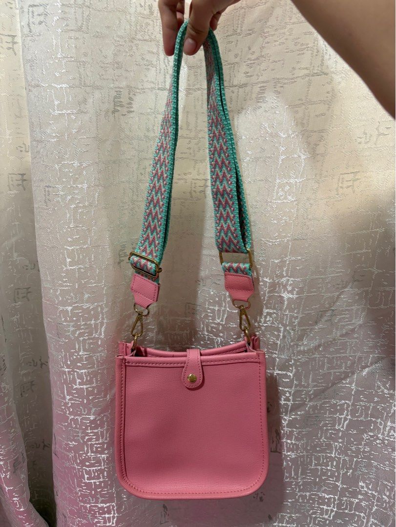 Cute Pink Crossbody Bag with Chevron Strap (Category: Cross-body Bags) located in Quezon City. Submitted by luna_ily (Listing ID 1463513078, Image 3). Description: 🍒 Be reminded that this is preloved and may not be in its best condition as before. It has minimal stains but the zipper and the strap are still working properly. 🍒 Don’t hesitate to send a message for further details and inquiries. .