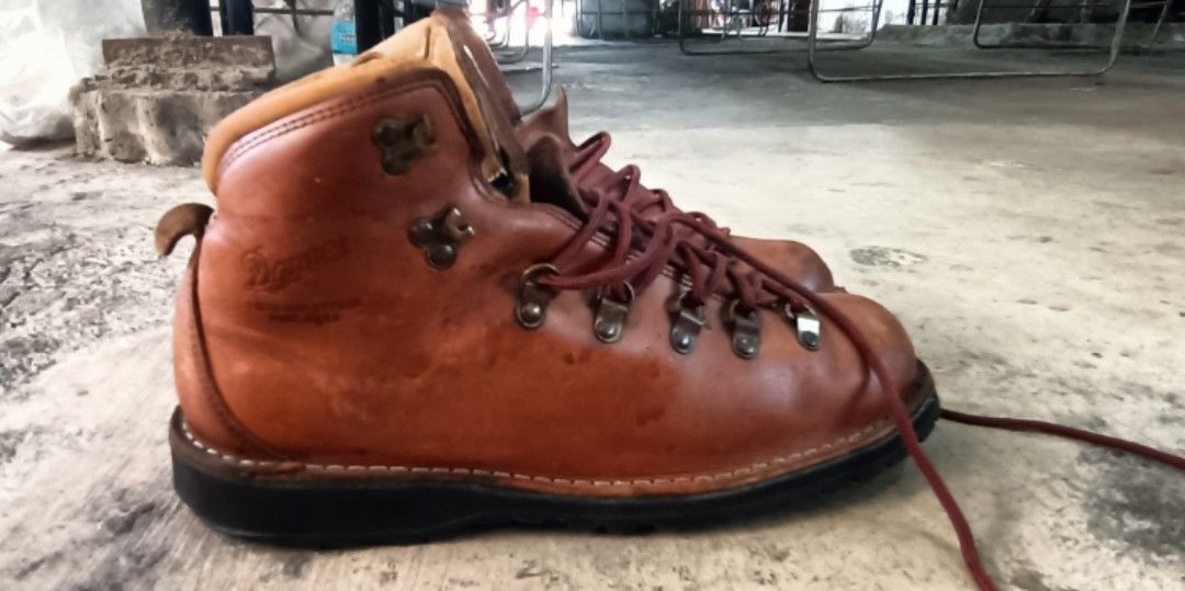 Danner Portland oregon (Category: Sneakers & Footwear) located in Kidapawan. Submitted by gentleshark_daf356 (Listing ID 1463378777, Image 2). Description: .