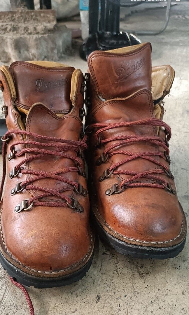 Danner Portland oregon (Category: Sneakers & Footwear) located in Kidapawan. Submitted by gentleshark_daf356 (Listing ID 1463378777, Image 1). Description: .