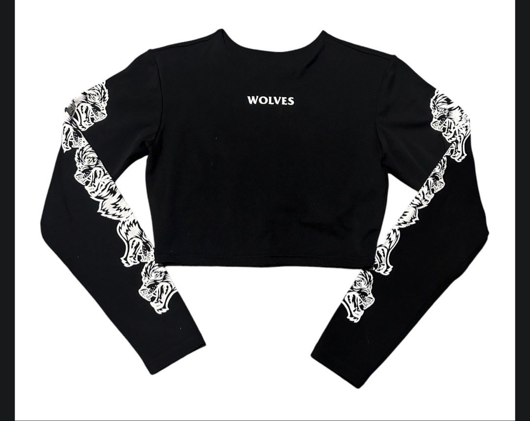 Darc sport wolves top long sleeve size medium (Category: Activewear) located in Iba. Submitted by xooperfindslb (Listing ID 1463433822, Image 2). Description: Darc sport wolves top long sleeve size medium Color: black As new condition No issue.