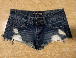 (Category: ) located in . Submitted by r.vynarchives (Listing ID 1463086302, Image 1). Description: .