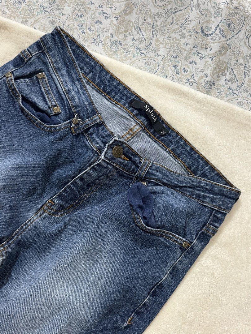 Dark Blue Fitted Denim Jeans from Splash (Category: Jeans) located in Bagac. Submitted by danicruz_ (Listing ID 1463492524, Image 3). Description: - Dark Blue Fitted Denim Jeans from Splash - Size 26 - Slightly Used.