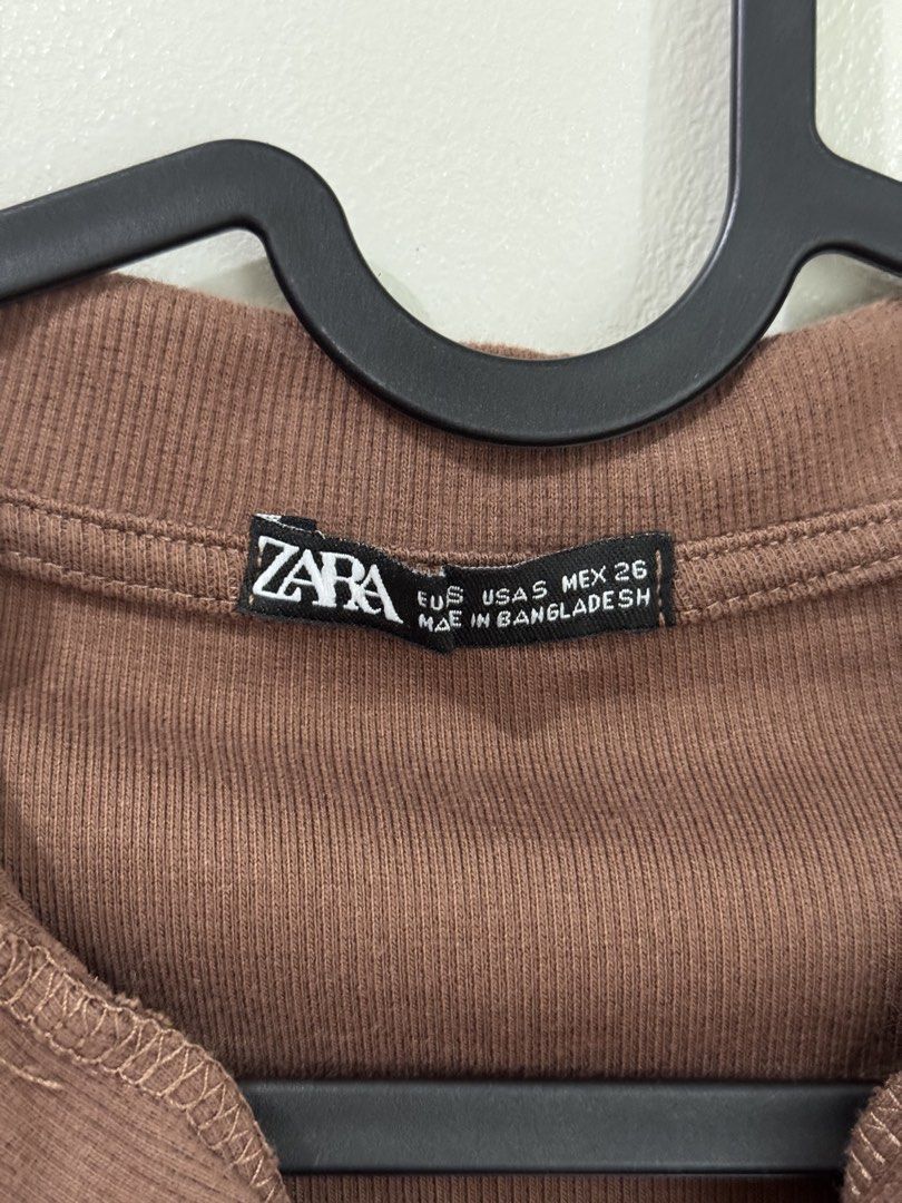 Dark Brown Cropped Polo (Category: Blouses) located in Manila. Submitted by icedcaramelmacchiiato (Listing ID 1463402242, Image 2). Description: Dark Brown Cropped Polo size s.
