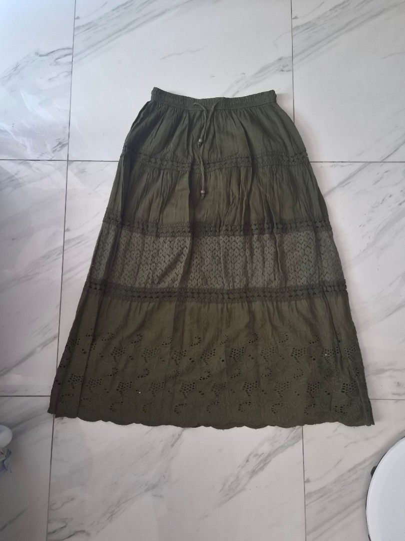 Dark green boho long skirt (Category: Skirts) located in Butuan. Submitted by vintagefinds.2021 (Listing ID 1463385344, Image 1). Description: fits medium-large frames.