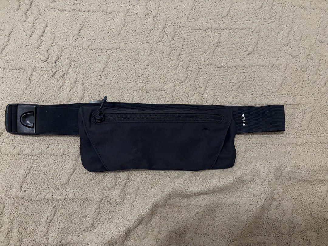 Decathlon Kiprun Belt Bag (Category: Cross-body Bags) located in Plaridel. Submitted by f.hernandez (Listing ID 1463446554, Image 1). Description: - good as new, no flaws - rfs: decluttering 🧹.
