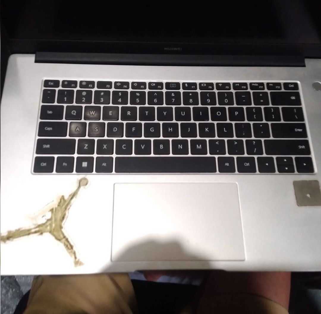 DEFECTIVE HUAWEI MATEBOOK D15 R7 3700U (Category: Laptops & Notebooks) located in Caloocan City. Submitted by katsoooo (Listing ID 1463525377, Image 2). Description: SELLING AS IS nung pinacheck sa tech, 5k daw pagawa (mainboard issue, forgot if repair or replacement) but di na pinagawa, nag build nalang pc 4months na nakatambak after masira no power no charging no display some keys not working chip sa black bezel/frame pero no damage sa screen/L