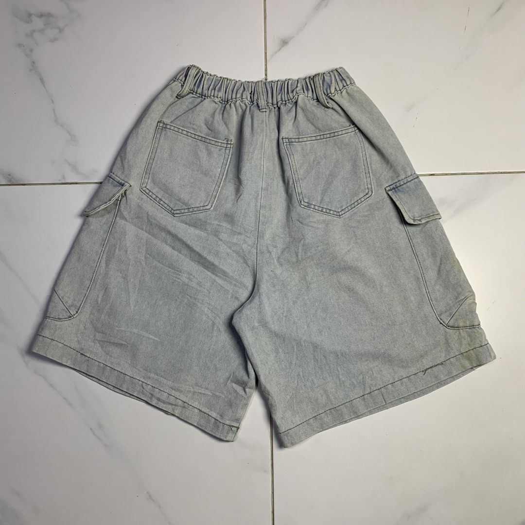 Denim Light Jorts Cargo (Category: Shorts) located in Mandaue City. Submitted by hannahitems (Listing ID 1463512203, Image 2). Description: 26-30 waistline 21 length 14 hem Excellent Needwash -400.
