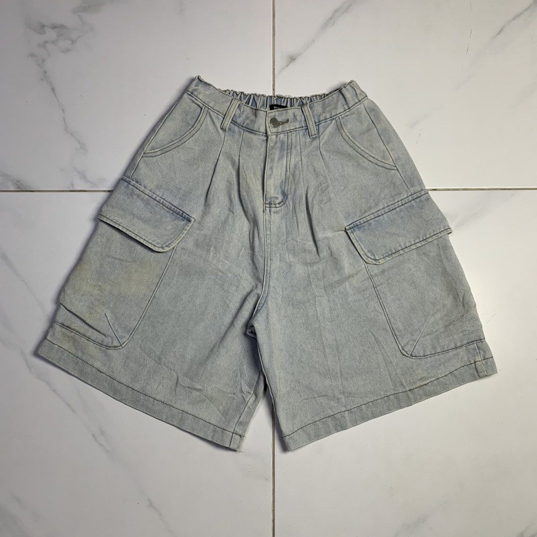 Denim Light Jorts Cargo (Category: Shorts) located in Mandaue City. Submitted by hannahitems (Listing ID 1463512203, Image 1). Description: 26-30 waistline 21 length 14 hem Excellent Needwash -400.
