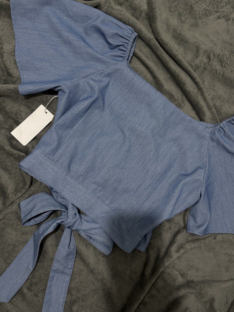 Denim Style Women’s Top (Category: Others Tops) located in General Trias. Submitted by hiraethcullen (Listing ID 1463534793, Image 2). Description: 📍 General Trias, Cavite 🛵 Lalamove or Direct JNT.