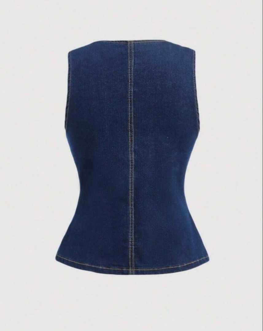 [SALE] Denim Vest Top (Category: Others Tops) located in Trece Martires City. Submitted by closette.ph (Listing ID 1463397956, Image 3). Description: 💌 click photos to view full item - fits small to medium.