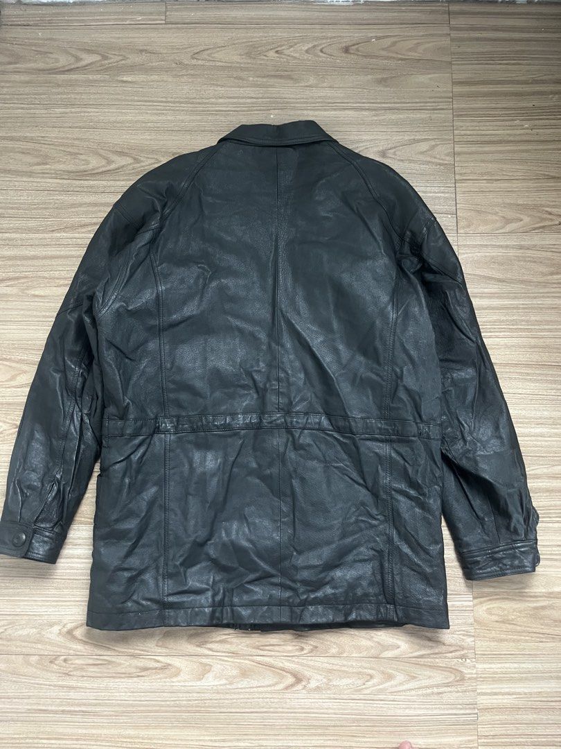 descente real leather jacket (Category: Coats, Jackets and Outerwear) located in Cebu City. Submitted by fierce.vincent (Listing ID 1463478226, Image 2). Description: descente real leather jacket excellent condition 24 x 32 / L to xl 1550 add sf.