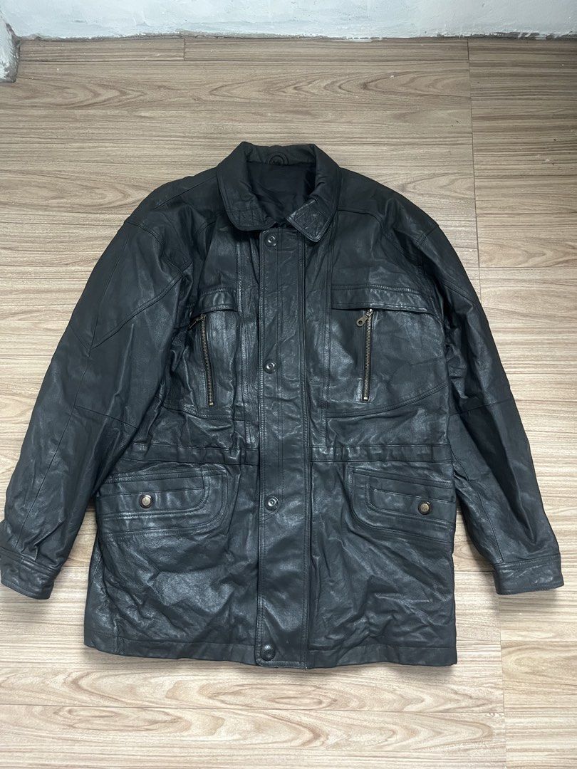 descente real leather jacket (Category: Coats, Jackets and Outerwear) located in Cebu City. Submitted by fierce.vincent (Listing ID 1463478226, Image 1). Description: descente real leather jacket excellent condition 24 x 32 / L to xl 1550 add sf.