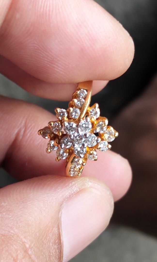 Diamond ring natural Diamond (Category: Rings) located in San Jose. Submitted by lenlorie3649 (Listing ID 1463379535, Image 1). Description: diamond ring natural Diamond 14k 4.8grams mapuputi un bato.