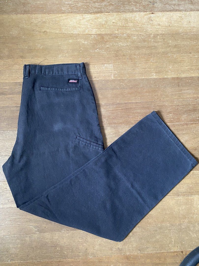 Dickies Genuine Double Knee Pants (Category: Jeans) located in Bulacan. Submitted by _naek_ (Listing ID 1463389375, Image 1). Description: waist - 39 length - 44 hem - 10.