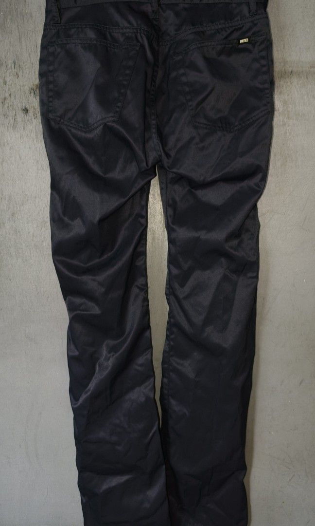DIESEL BUTTON FLY PANTS (Category: Luxury Apparel) located in Makati City. Submitted by updownthrift (Listing ID 1463369853, Image 2). Description: NO ISSUE NEED WASH.