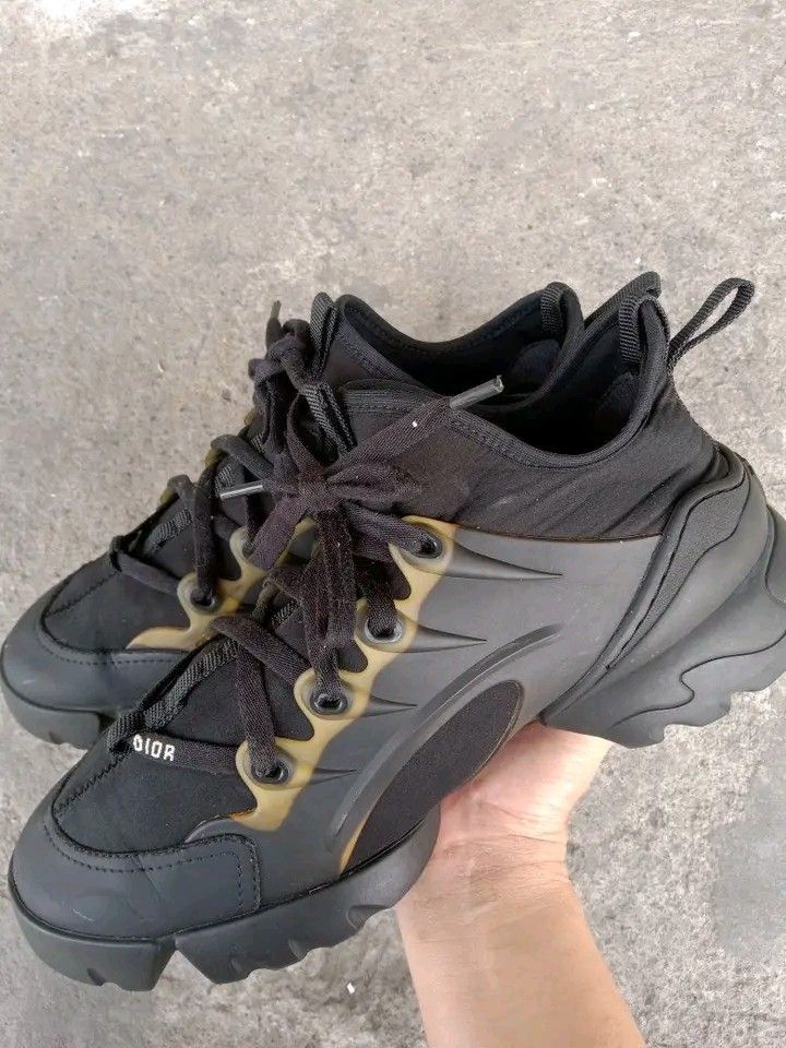 Dior D connect black sneakers (Category: Sneakers & Footwear) located in Koronadal. Submitted by joeannmahi28609 (Listing ID 1463474206, Image 2). Description: Dior d connect black sneakers made in Italy size eur 40 for women's only in excellent condition ukay source sino bet nito wow ganda Dior perfect shoes mine nyo na.