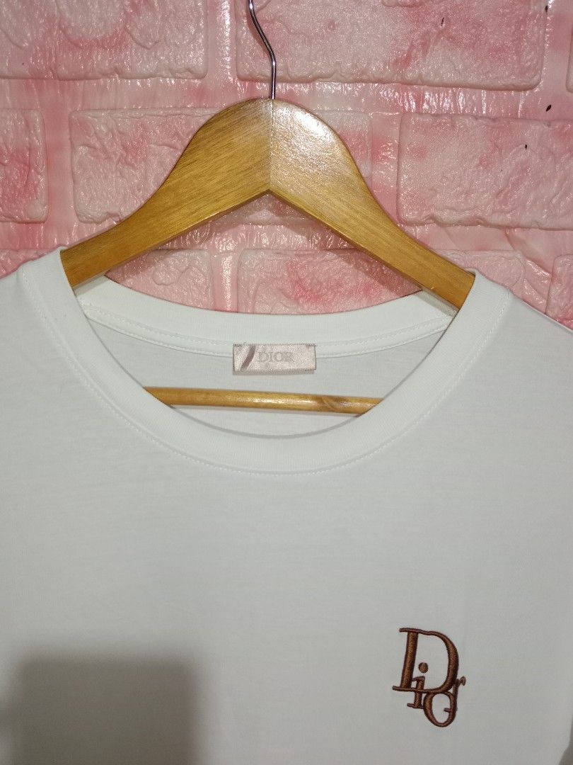 Dior Embroid Logo (Category: Luxury Apparel) located in Davao. Submitted by ayeeasyshop13 (Listing ID 1463481327, Image 2). Description: Dior Embroid Logo As new condition Size XL on tag Dimension 21/28 850 + SF.