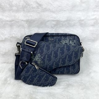 (Category: ) located in . Submitted by jhypeluxstore (Listing ID 1463385170, Image 1). Description: .