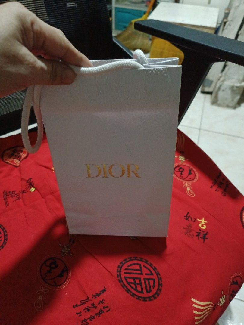 Dior paper bag small (Category: Storage Boxes & Baskets) located in Pasay City. Submitted by khim1202ma07307 (Listing ID 1463450154, Image 3). Description: .