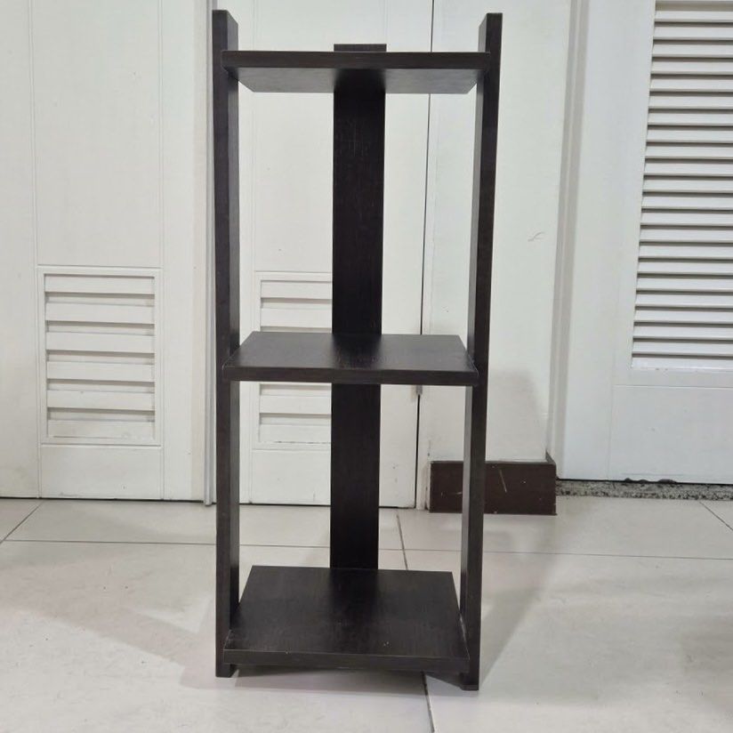 Display shelf (Category: Shelves, Cabinets & Racks) located in Pasig City. Submitted by dpfairlane (Listing ID 1463369041, Image 2). Description: .