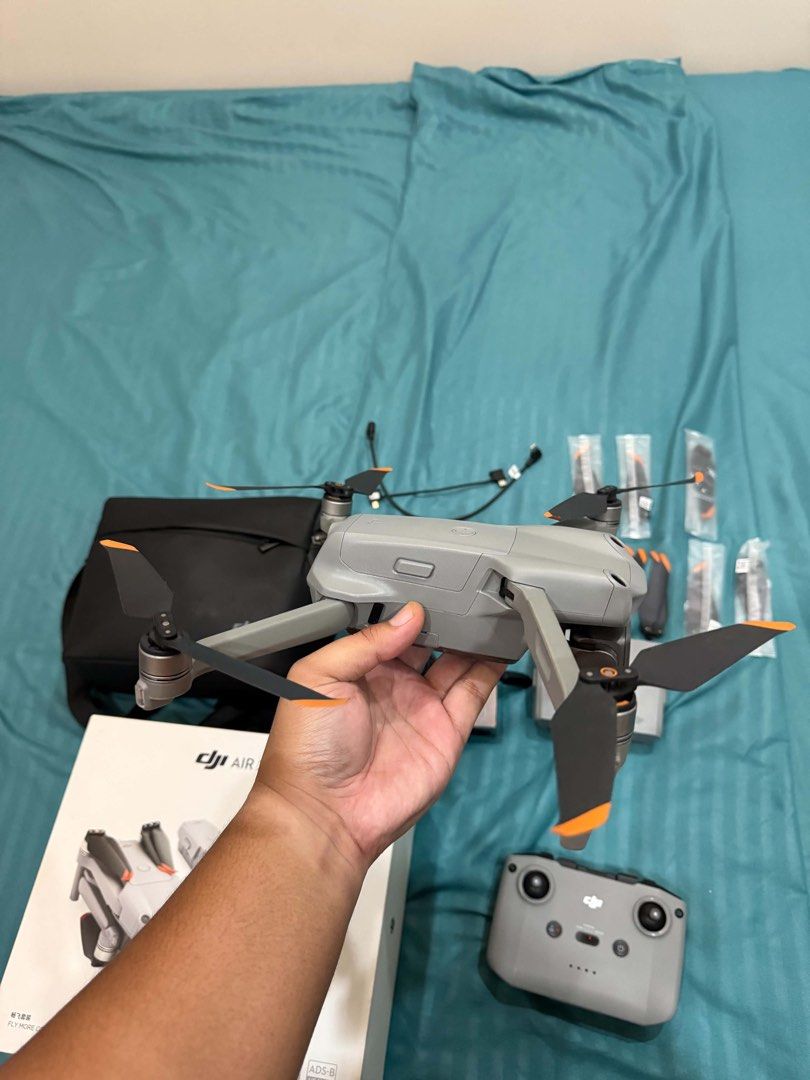 DJI Mavic Air 2s Flymore Combo (Category: Drones) located in Abuyog. Submitted by garments.sl (Listing ID 1463430108, Image 2). Description: 🛩️ DJI Air 2S drone ×1 * 🎮 DJI RC-N1 remote controller ×1 * 🔋 Intelligent Flight Battery ×3 total * 🔌 Battery Charging Hub ×1 * ⚡ AC power adapter ×1 * 🔄 Low-Noise Propellers ×3 pairs * 🧰 ND Filters Set (ND4/8/16) ×1 * 🎒 Shoulder/carrying bag ×1 * 🔌 RC cables (Lightning, USB-C, Micro-USB) * 🔧 Spare 