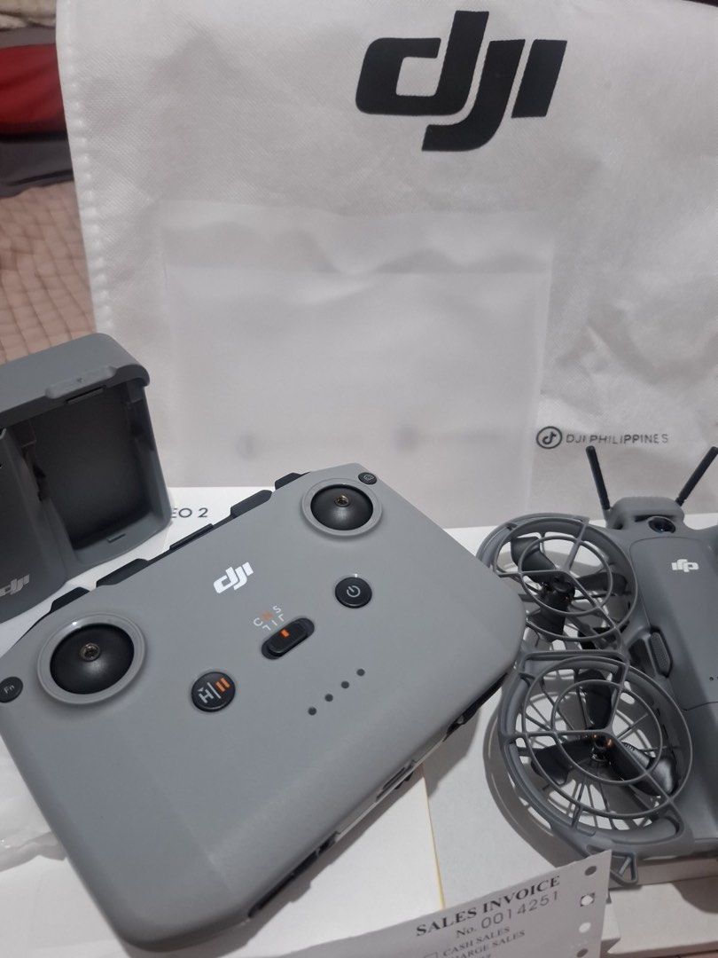 DJI Mini 2 SE Fly More Combo Drone (Category: Drones) located in Quezon City. Submitted by quickwater_ab40c9 (Listing ID 1463355215, Image 1). Description: - DJI Mini 2 SE Fly More Combo - Includes drone, controller, and extra batteries - Ready for your next flight! - only used once - NO ISSUE good as new .