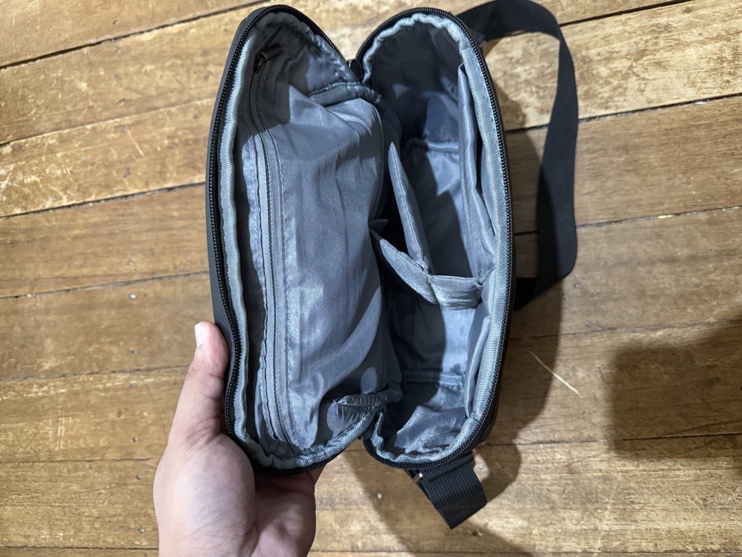 DJI Mini 2 Shoulder Bag (Category: Camera Bags & Carriers) located in Iligan City. Submitted by shanemaghinay (Listing ID 1463416355, Image 3). Description: DJI Mini 2 Shoulder Bag Price is negotiable.