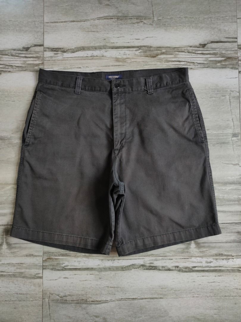 Dockers Black Shorts - Size 36 (Category: Shorts) located in Dasmarinas. Submitted by jethroespinosa (Listing ID 1463352809, Image 1). Description: Size in inches: 36 waist 20 length 9 inseam 12.5 leg hole No issues or alterations Loc: Dasma Cavite MOP: Gcash.