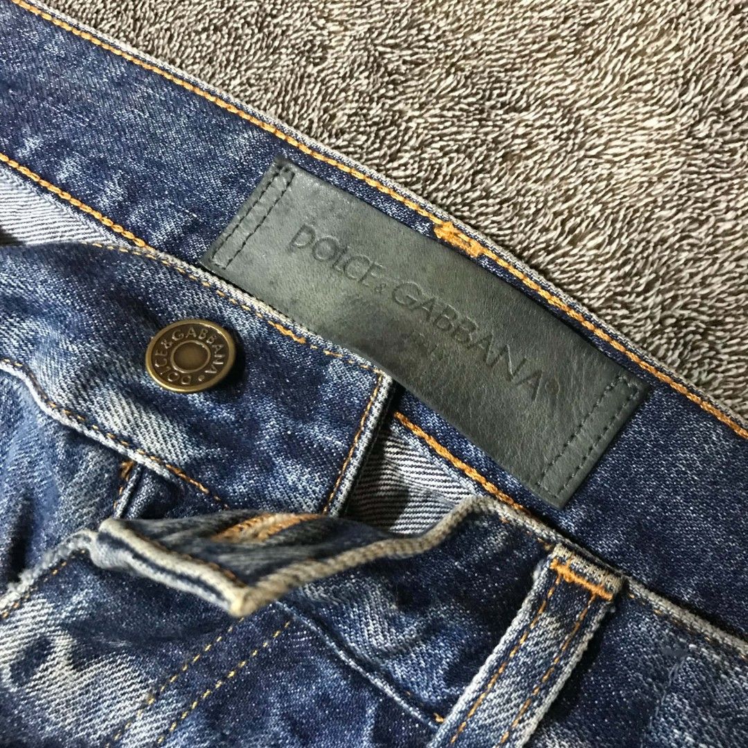 Dolce & Gabbana Distressed Denim Jeans (Category: Jeans) located in San Jose. Submitted by coin_flip25 (Listing ID 1463342376, Image 2). Description: .