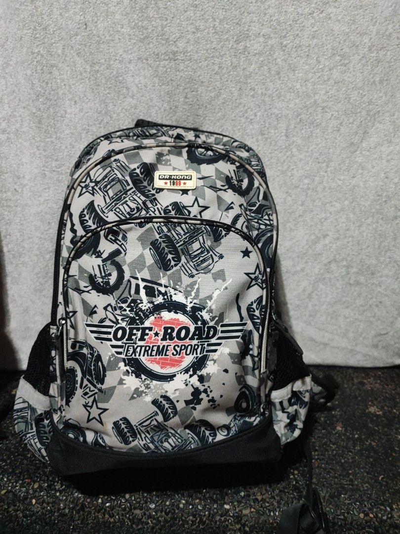 DR. HONG ergonomic kids Backpack (Category: Backpacks) located in Baguio. Submitted by ozara.06 (Listing ID 1463538001, Image 1). Description: Dr. kong ergonomic backpack Grade 2 up to 4 In very good condition Makapal backfoam nya May light pink stainsa top nya 500.