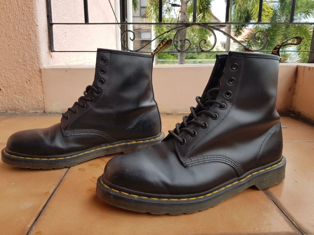 Dr. Martens 1460 Size US 13 UK 12 (Category: Boots) located in Paranaque City. Submitted by marckthespark (Listing ID 1463456741, Image 1). Description: Selling my Dr. Martens 1460 Black Smooth Boots. Size Men US 13 UK 12. Original. Bought from Dr. Martens outlet. Brand new price 12,999. Nilagyan ko ng cushion sa may achilles tendon portion dati, pwede tanggalin. Less than 8 times ko lang ata nagamit ito. Hindi ko pa napapahiran ng Wonder Balsam 