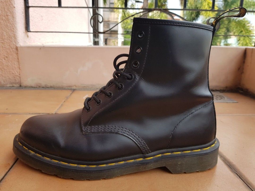 Dr. Martens 1460 Size US 13 UK 12 (Category: Boots) located in Paranaque City. Submitted by marckthespark (Listing ID 1463456741, Image 2). Description: Selling my Dr. Martens 1460 Black Smooth Boots. Size Men US 13 UK 12. Original. Bought from Dr. Martens outlet. Brand new price 12,999. Nilagyan ko ng cushion sa may achilles tendon portion dati, pwede tanggalin. Less than 8 times ko lang ata nagamit ito. Hindi ko pa napapahiran ng Wonder Balsam 