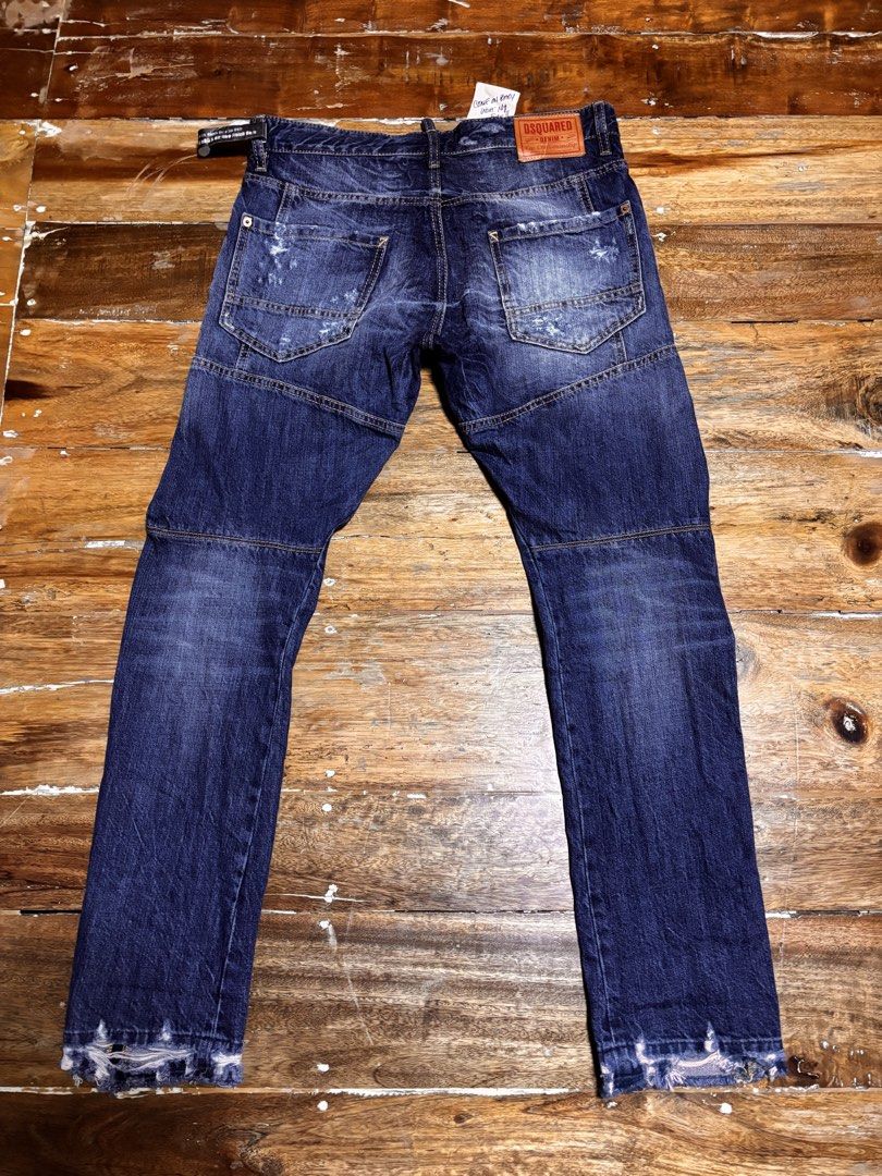 Dsquared distressed anchor gallabuxur (Category: Jeans) located in Cagayan de Oro. Submitted by kirkwax_4 (Listing ID 1463440915, Image 2). Description: Dsquared distressed anchor gallabuxur Size 48 (fits 30-31w) 40 lenght Like new w/hangtag No issue Solid neto PM for more details 2.5k.