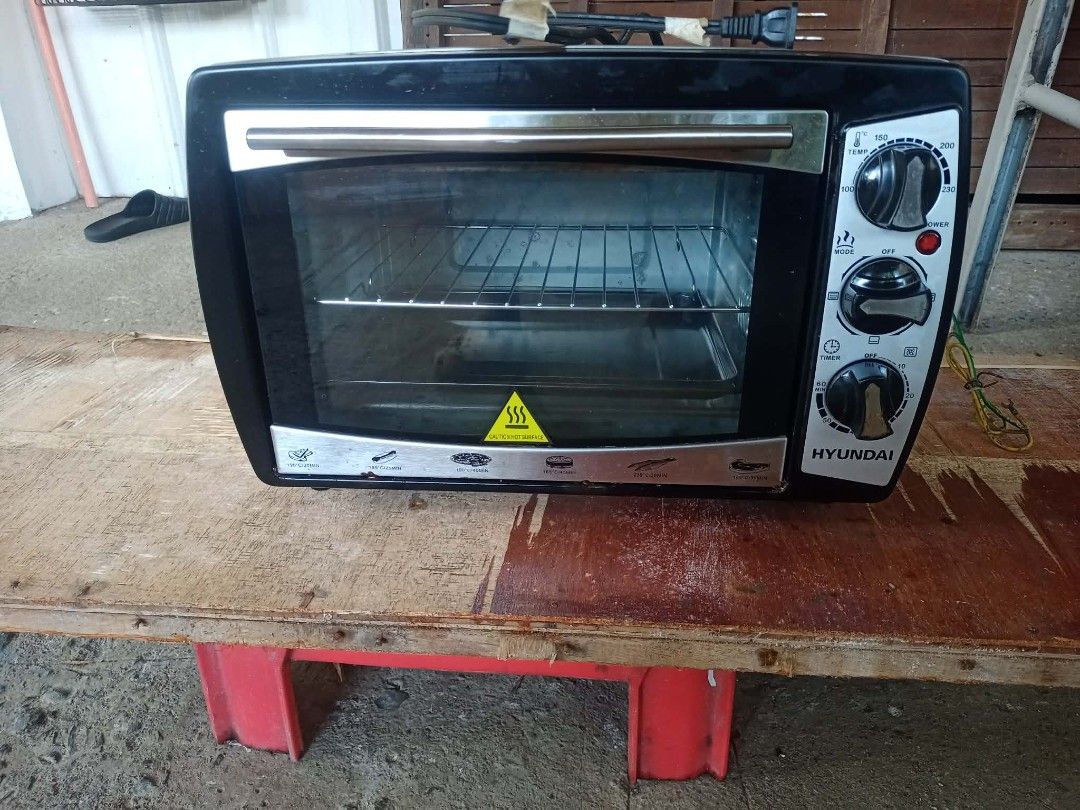 ELECTRIC OVEN HYUNDAI (Category: Other Kitchenware & Tableware) located in Manila. Submitted by arnie713 (Listing ID 1463393276, Image 1). Description: 3x used only text me before calling 0976 617 5812 so i can go to a quiet place ₱1700.00.