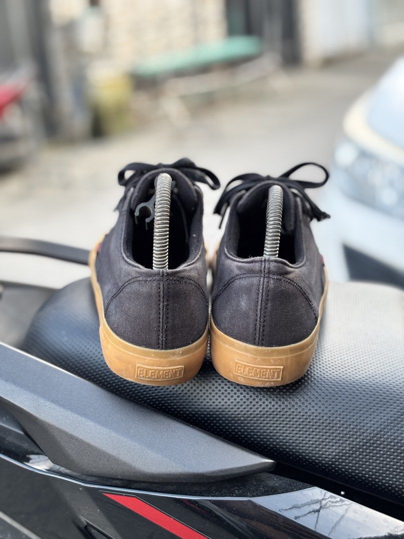 Element Shoes Womens (Category: Sneakers) located in San Fernando. Submitted by kickslocker (Listing ID 1463343225, Image 3). Description: - Brand: Element - Size: Women's 7 (fits 24cm) - Color: Black - Material: Canvas upper with classic gum sole - Condition: Laces intact, soles show some wear but have plenty of grip - Best for: Casual wear.