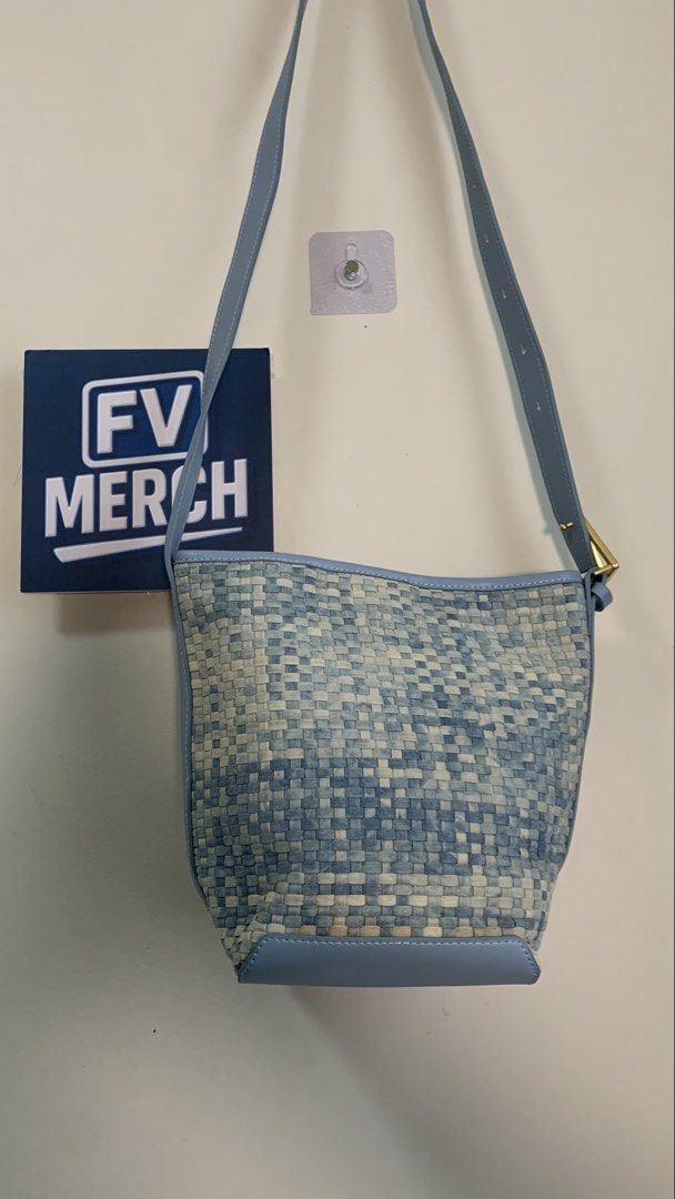 ELLE | vintage woven patchwork bucket bag (Category: Cross-body Bags) located in Mandaluyong City. Submitted by fv_merch (Listing ID 1463398217, Image 3). Description: ₱ 780 ELLE | vintage woven patchwork bucket bag; Issues: Minor Sign of Usage; More photos in comment section. ⚠ DISCLAIMER: All brand names, logos, and trademarks belong to their respective owners and are used for identification/authenticity purposes only. We are not affiliated wit
