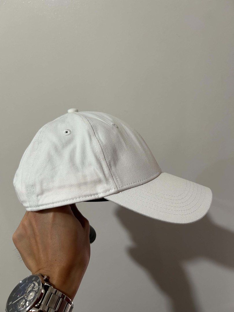Ellesse White Cap (Category: Caps & Hats) located in Manila. Submitted by itsprincessm (Listing ID 1463495585, Image 2). Description: - Classic white Ellesse cap - Features iconic Ellesse logo on the front - Adjustable strap at the back for a comfortable fit - Ideal for everyday wear or sports - Simple and stylish design.