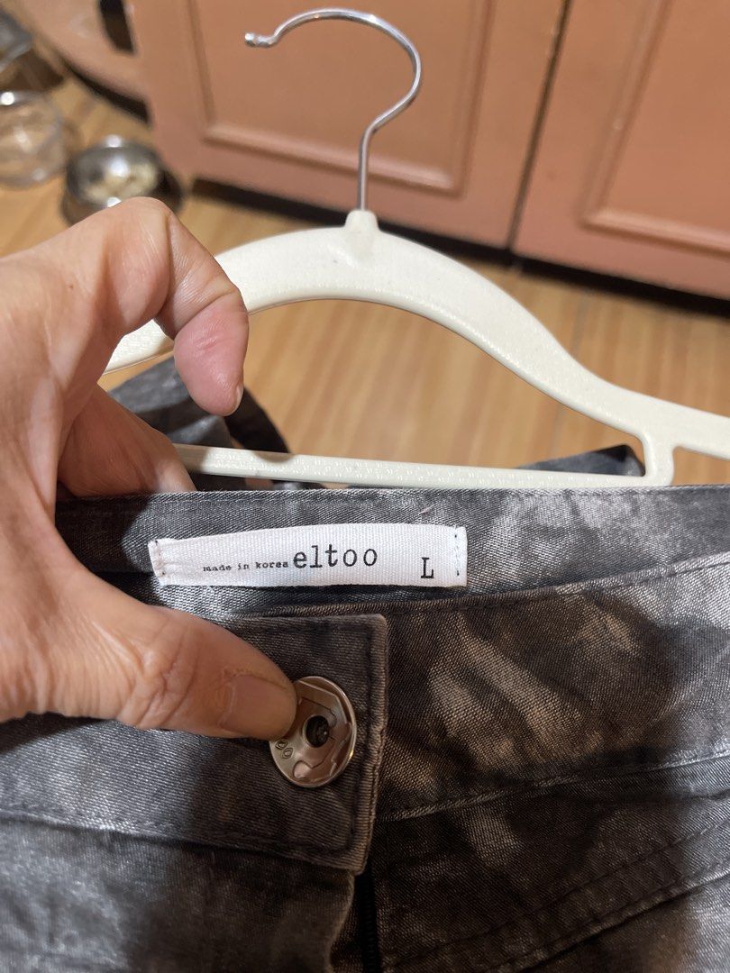 Eltoo Tie-Dye Capri Pants Size L (Category: Other Bottoms) located in Quezon City. Submitted by donnabelle7572 (Listing ID 1463458342, Image 3). Description: - Brand: Eltoo - Style: Tie-Dye Capri Pants - Color: Grey - Size: L - Closure: Button and zip fly - Pockets: Two front pockets with button and stud details - Hem: Cuffed with button detail - Origin: Made in Korea.