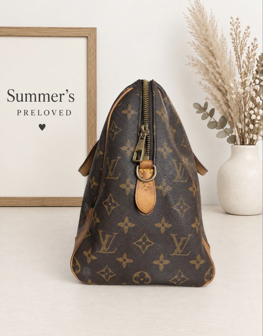 Elvira Retiro PM (Category: Luxury Bags & Wallets) located in Taguig. Submitted by summers.preloved (Listing ID 1463434464, Image 2). Description: 👜 Bag Details 🤎 Exterior: Brown Monogram coated canvas featuring the recognizable Elvira initials and floral motifs 🍯 Leather trim: Natural cowhide/vachetta-style leather on the handles, upper panels, corner reinforcements, and piping, with a honey-brown patina 👜 Handles: Two broad leather handles 