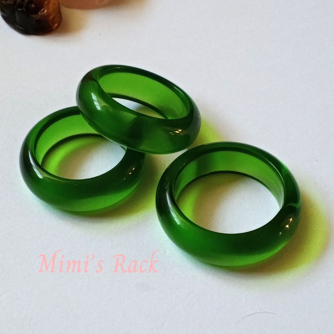 Emerald Jade Liuli Bangle Ring (Category: Rings) located in Taguig. Submitted by mimisrack (Listing ID 1463329933, Image 1). Description: 💚 Beautiful emerald jade liuli bangle ring featuring a rich translucent green color with a smooth, glossy finish. -The rounded, slightly chunky design gives it a simple yet elegant look that stands out beautifully when worn. 🧿 thickness: 7mm 🧿 available sizes -US 8 ✅ -US 9 ✅ -Us 10 ✅ 🧿 ₱150 each 🙂 💎Gems &