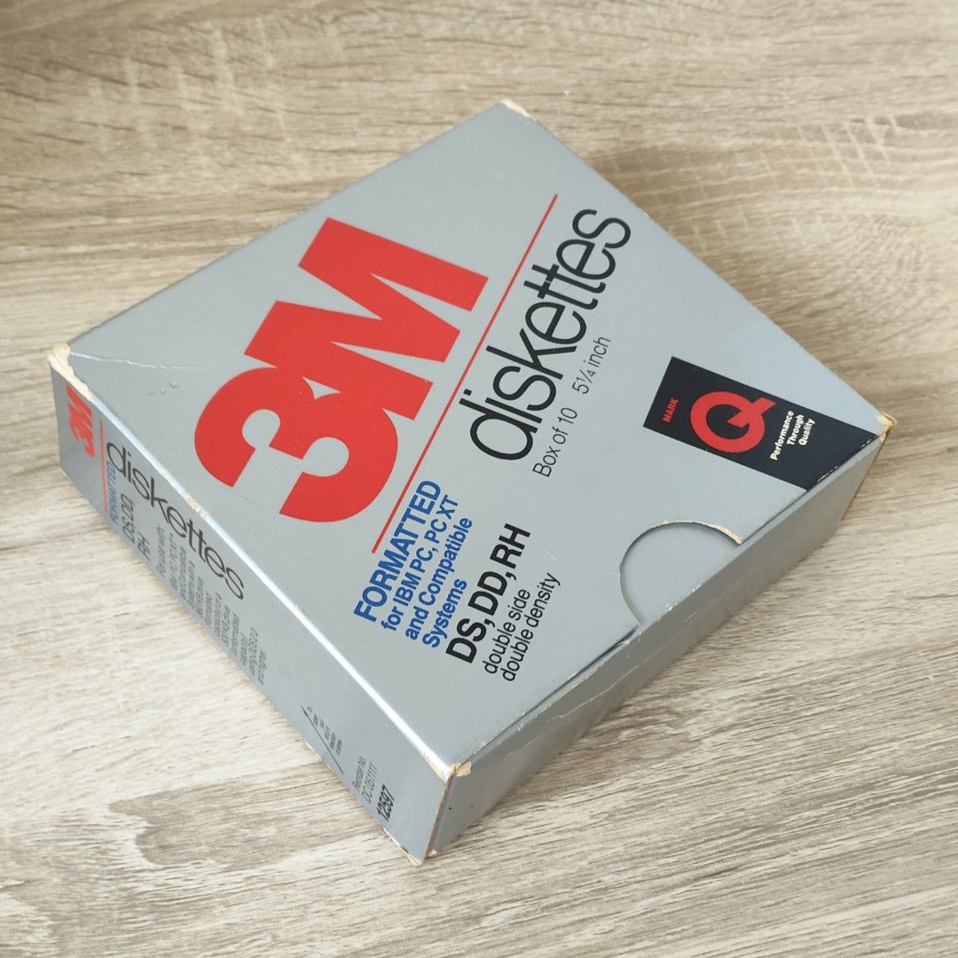 Empty 3M diskettes box (Category: Vintage Collectibles) located in Singapore. Submitted by breathein (Listing ID 1463351413, Image 6). Description: Empty cardboard box packaging for storing 5¼ diskettes Has yellow storage spots inside Pick up in east coast or punggol coast mrt. Can do singpost tracked mailing ($2) too.