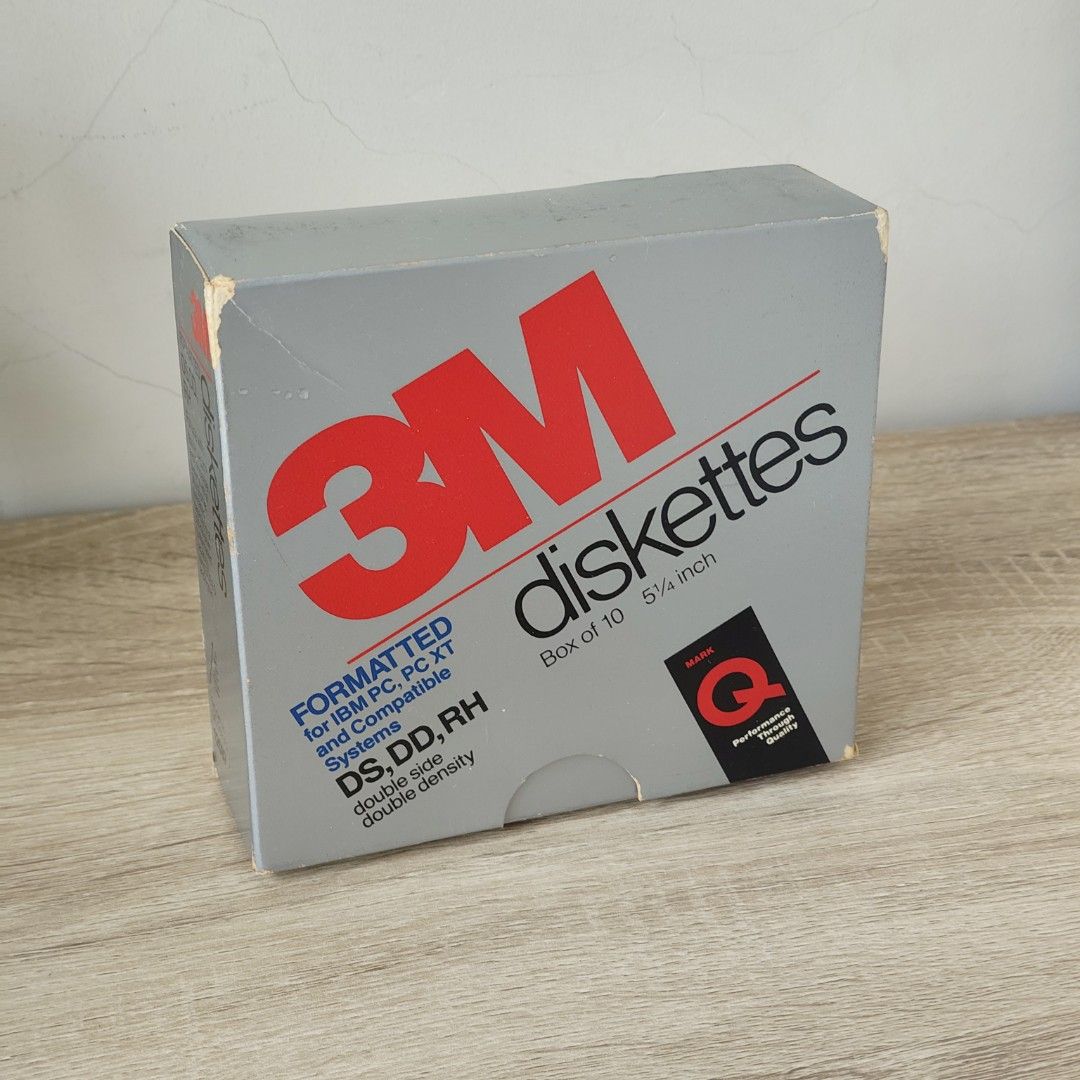 Empty 3M diskettes box (Category: Vintage Collectibles) located in Singapore. Submitted by breathein (Listing ID 1463351413, Image 1). Description: Empty cardboard box packaging for storing 5¼ diskettes Has yellow storage spots inside Pick up in east coast or punggol coast mrt. Can do singpost tracked mailing ($2) too.