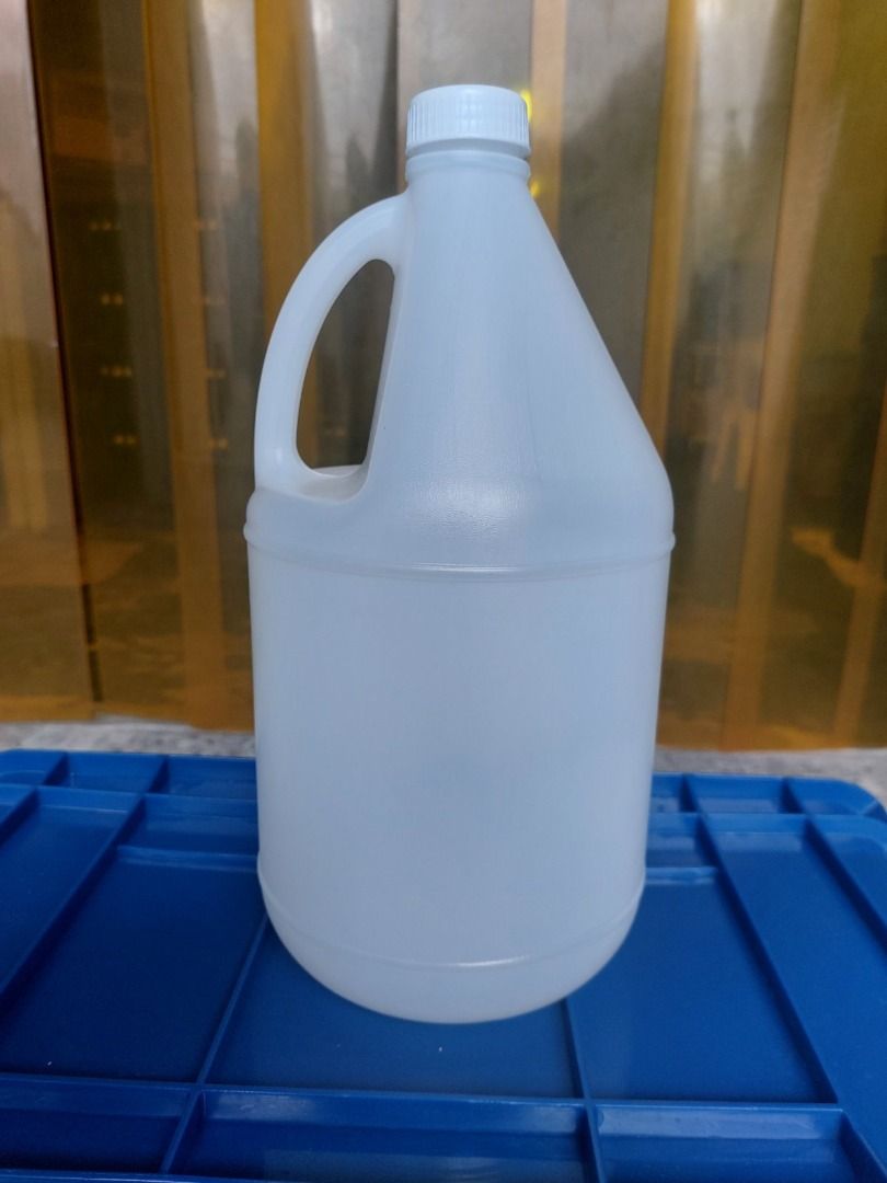 EMPTY GALLON 3.7L 18'S/BUNDLE (Category: Water Bottles & Tumblers) located in Quezon City. Submitted by zee_010200 (Listing ID 1463406250, Image 2). Description: - White plastic gallon jug - Sturdy handle for easy carrying - Secure white screw-on cap - Ideal for storing liquids or DIY projects - Clean and ready for a new home.