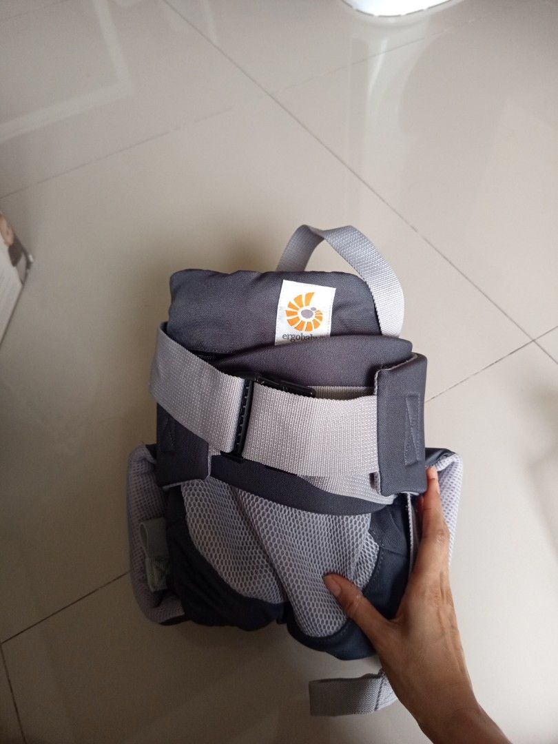 Ergobaby 360 4 Position Baby Carrier (Category: Carriers & Slings) located in Manila. Submitted by clutter_qc (Listing ID 1463409743, Image 3). Description: RFS: De cluttering.
