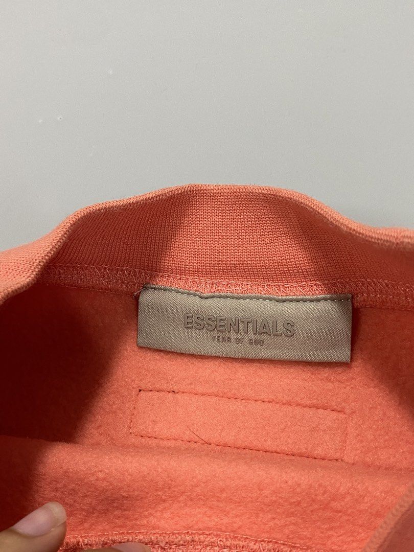 ‘AUTHENTIC ESSENTIAL FEAR OF GOD PULL OVER’ (Category: Coats, Jackets and Outerwear) located in San Jose. Submitted by retro.co (Listing ID 1463461591, Image 3). Description: ‘AUTHENTIC ESSENTIAL FEAR OF GOD PULL OVER’ Features: - FRONT EMBOSED PRINT - BACK PATCH - VELVET PRINT - AUTHENTIC - BOXY FIT •In Excellent condition •Flaws: NO MAJOR FLAWS •Color rate: (9.5/10) •Dimes: (L): 24 (W): 25 READ BEFORE PURCHASING -WORLDWIDE SHIPPING -NO RETURN -