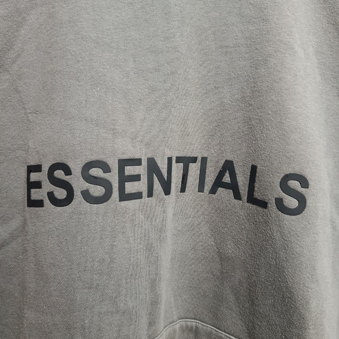 ESSENTIALS HOODIE (Category: Coats, Jackets and Outerwear) located in Manila. Submitted by goodsrags (Listing ID 1463506505, Image 2). Description: What you see is what you get 29L/20W.