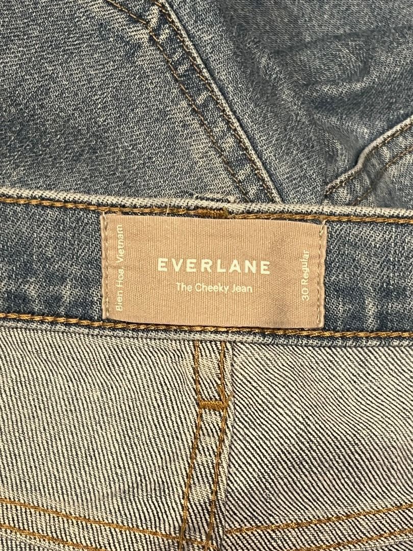 Everlane The Cheeky Jean | 30 Regular (Category: Jeans) located in Caloocan City. Submitted by gabekristof (Listing ID 1463529792, Image 2). Description: Light blue wash. The Cheeky Jean, labelled 30 Regular. Size: 30 Regular (as labelled). Pre-loved and in good condition. No tears or stains. Price is negotiable. Delivery via LBC, J&T or Lalamove. Meetup near DLSU along Taft Avenue can be arranged..