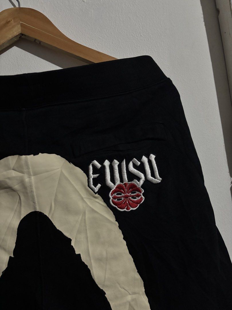 EVISU Custom Made Black Shorts Size M (Category: Shorts) located in Naga. Submitted by ajrc.shop (Listing ID 1463468735, Image 3). Description: Evisu daicock seagull short ✅Size: M ✅Width: 32-36 ✅Length: 21 ✅Color Rate: 9.8/10 ✅Issue: None ✅Need Wash ✅Location: Bicol Naga City, Camarines Sur ✅Courier: J&T Express/Flash Express ✅MOP: Gcash only.