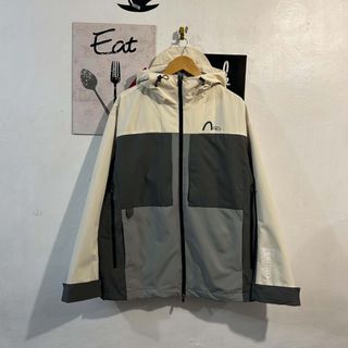 (Category: ) located in . Submitted by streetwearandluxph (Listing ID 1463327949, Image 1). Description: .
