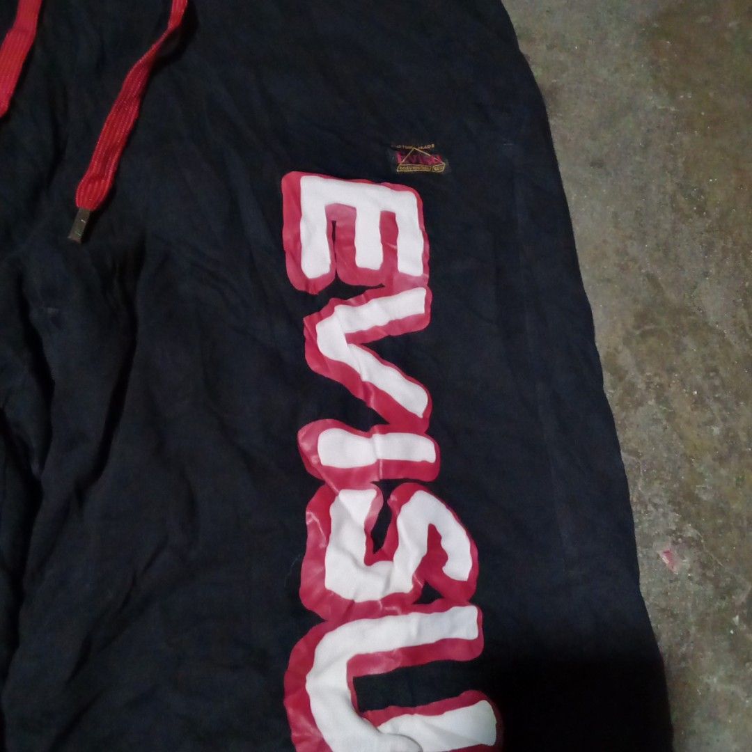 Evisu short (Category: Shorts) located in Manila. Submitted by tcbukay_zxc25 (Listing ID 1463448621, Image 2). Description: evisu short waistline 30-42 length 23 leg opening 11.5 excellent no issue.